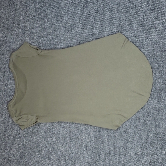 EXPRESS One Eleven Women's Tee Shirt Short Front/Long Back Army Green Sz S - Picture 5 of 6